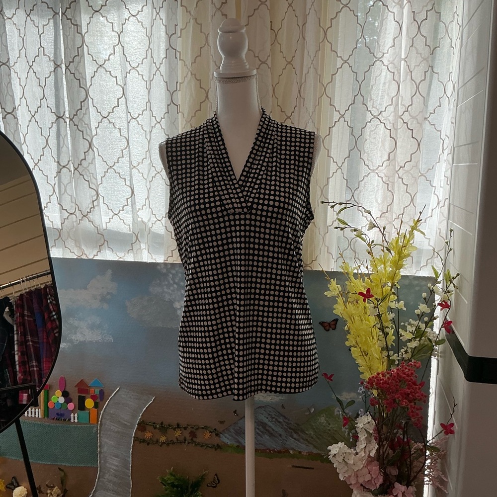Anne Klein Black and White Sleeveless Blouse